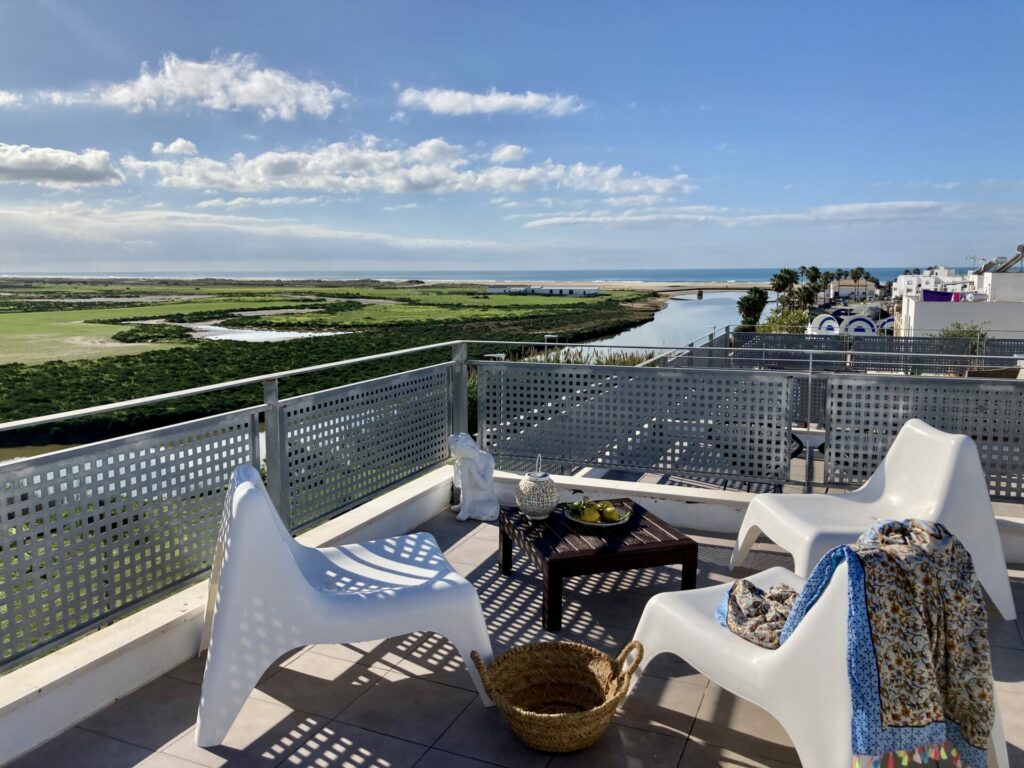 Welcome / Welcome / Bienvenido 7 Roof terrace with view of nature reserve