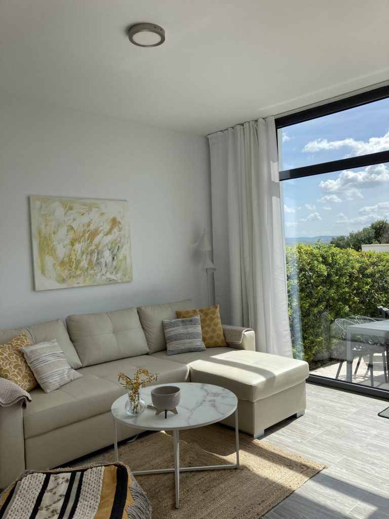 Welcome / Welcome / Bienvenido 6 Sofa and terrace