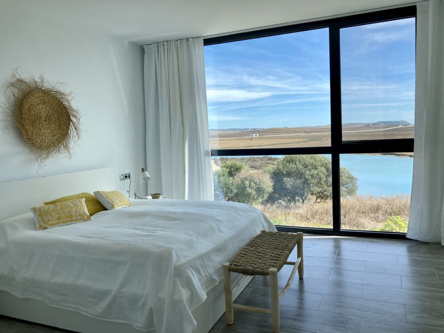Holiday home with view of bed and nature reserve